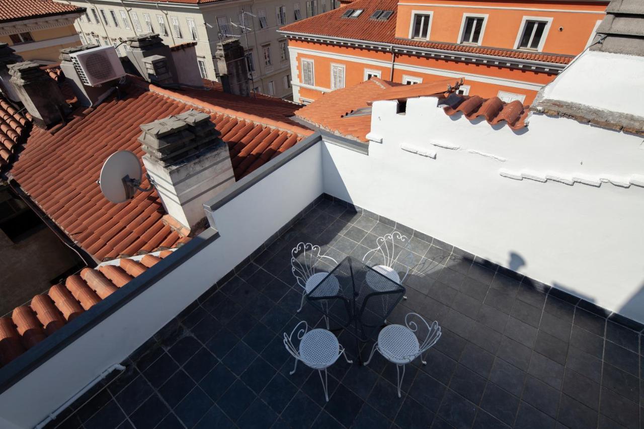 Serravallo'S Apartments Big Terst Exteriér fotografie